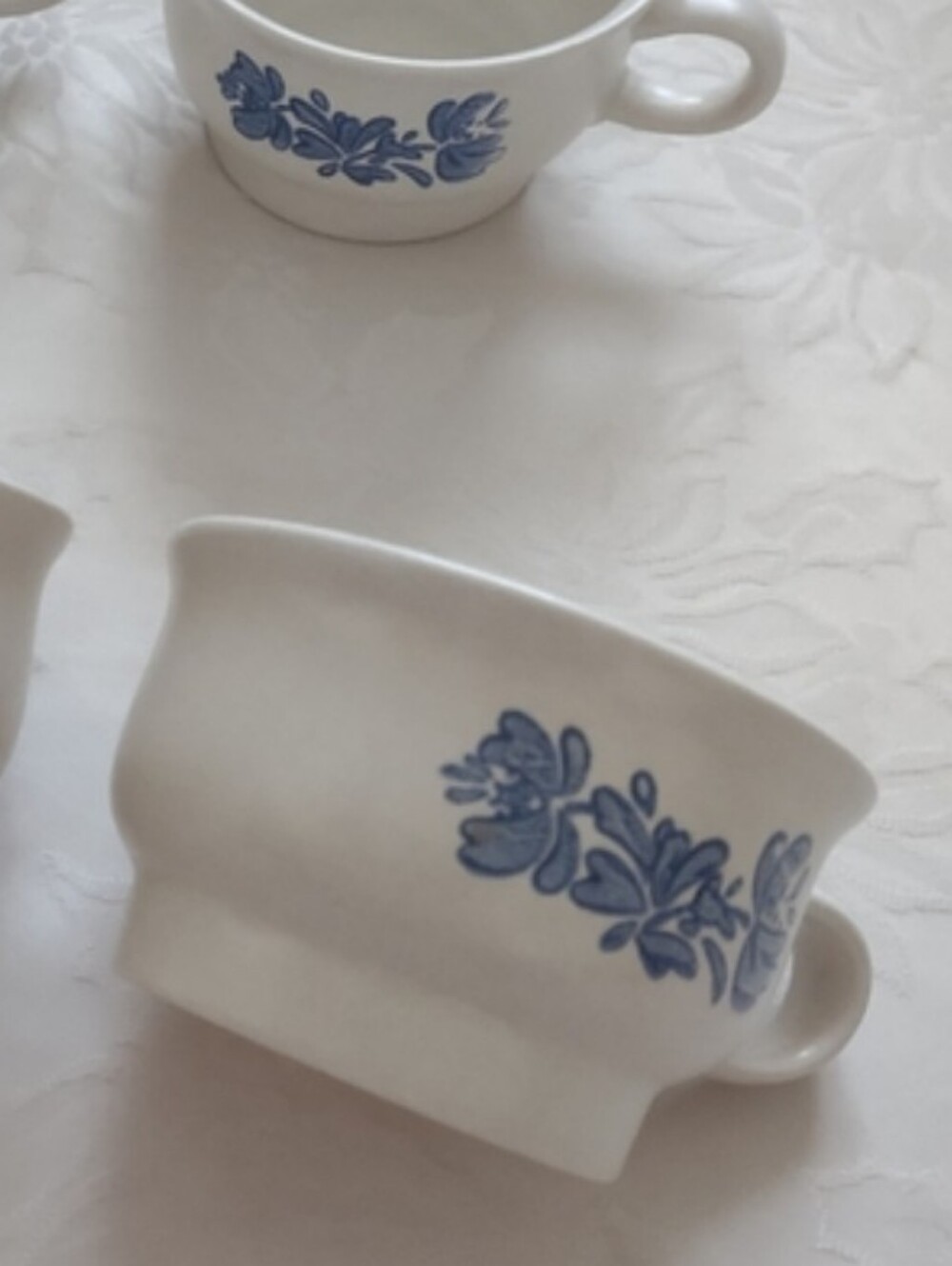 Pfalzgraff Yorktowne Stoneware 2 Cups mugs
